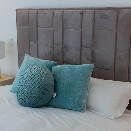 Stunning Apartment W/ Free Parking By Lovelystay Porto Bagian luar foto