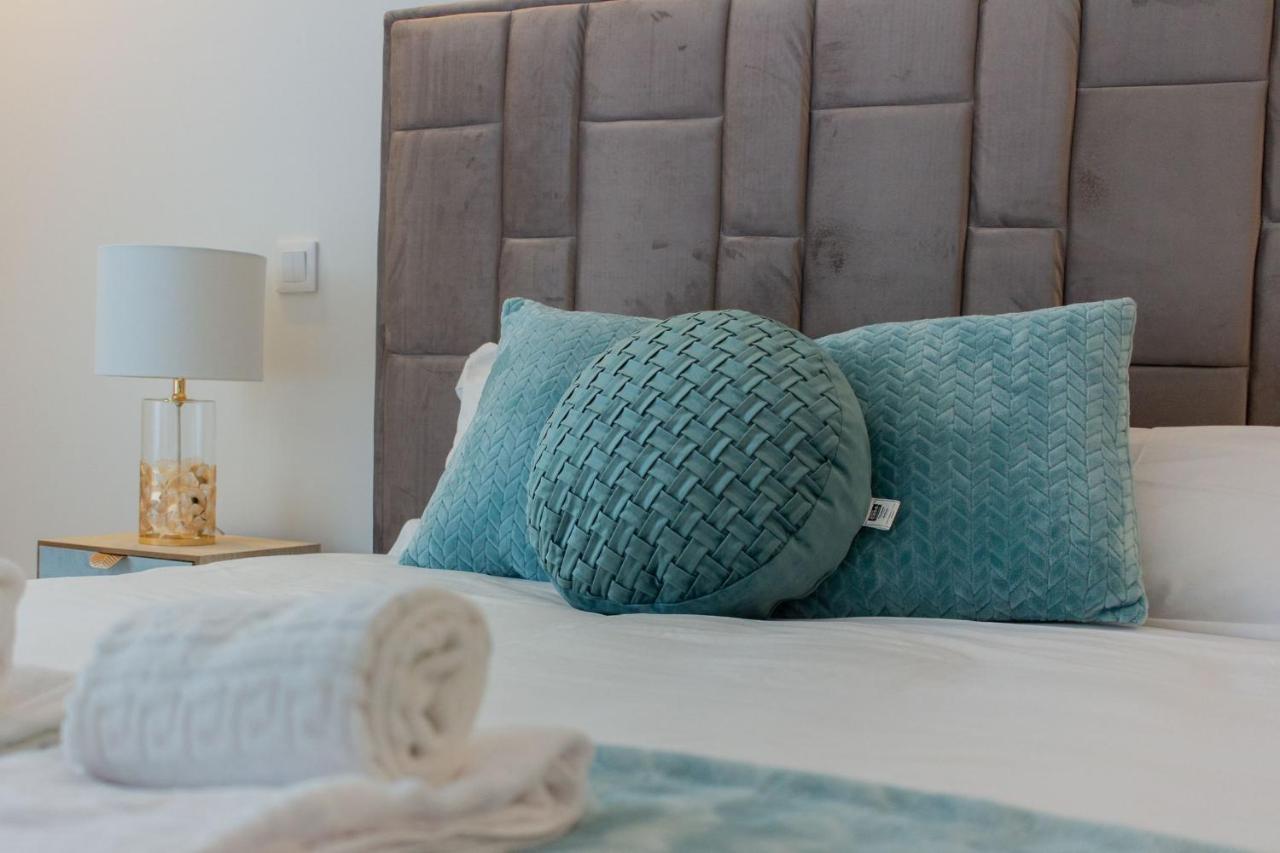 Stunning Apartment W/ Free Parking By Lovelystay Porto Bagian luar foto