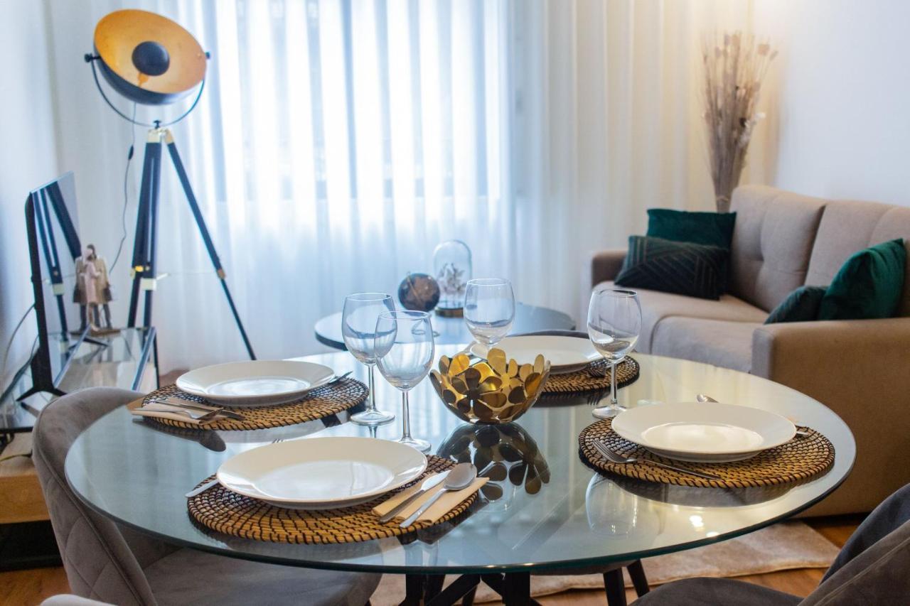 Stunning Apartment W/ Free Parking By Lovelystay Porto Bagian luar foto